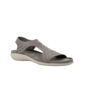 Kawhia | Vegan | Knit | Taupe Storm Guard