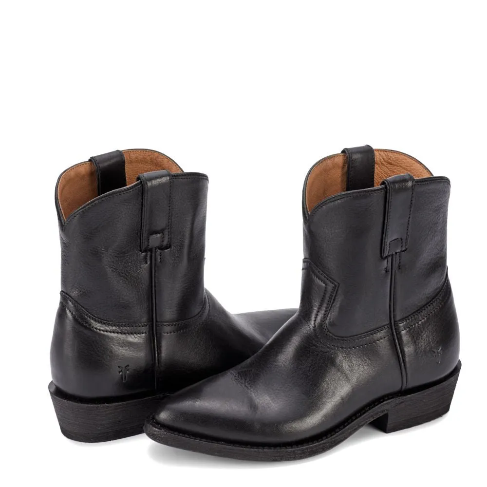 Chill Weather Anti Odor Build Frye Women's Billy Short in Black/Soft Tumbled Leather