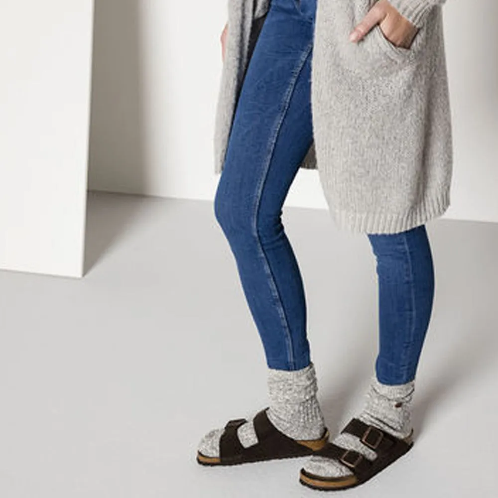 Chic Sporty Sandals Arizona Soft Footbed : Mocha Suede