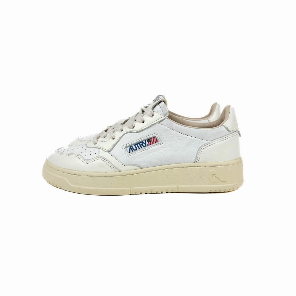Autry - Medalist Low AULW GH01 (White/White) Daily Performance Smart Look