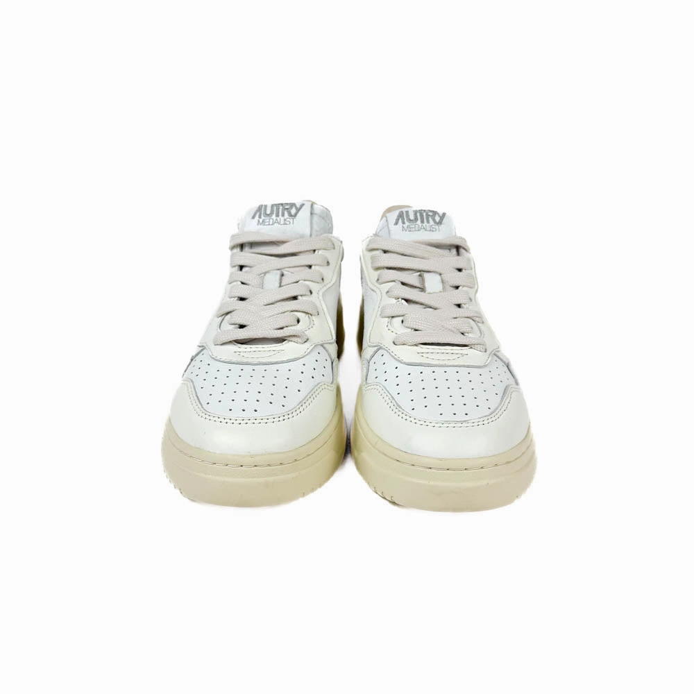 Autry - Medalist Low AULW GH01 (White/White) Daily Fashion