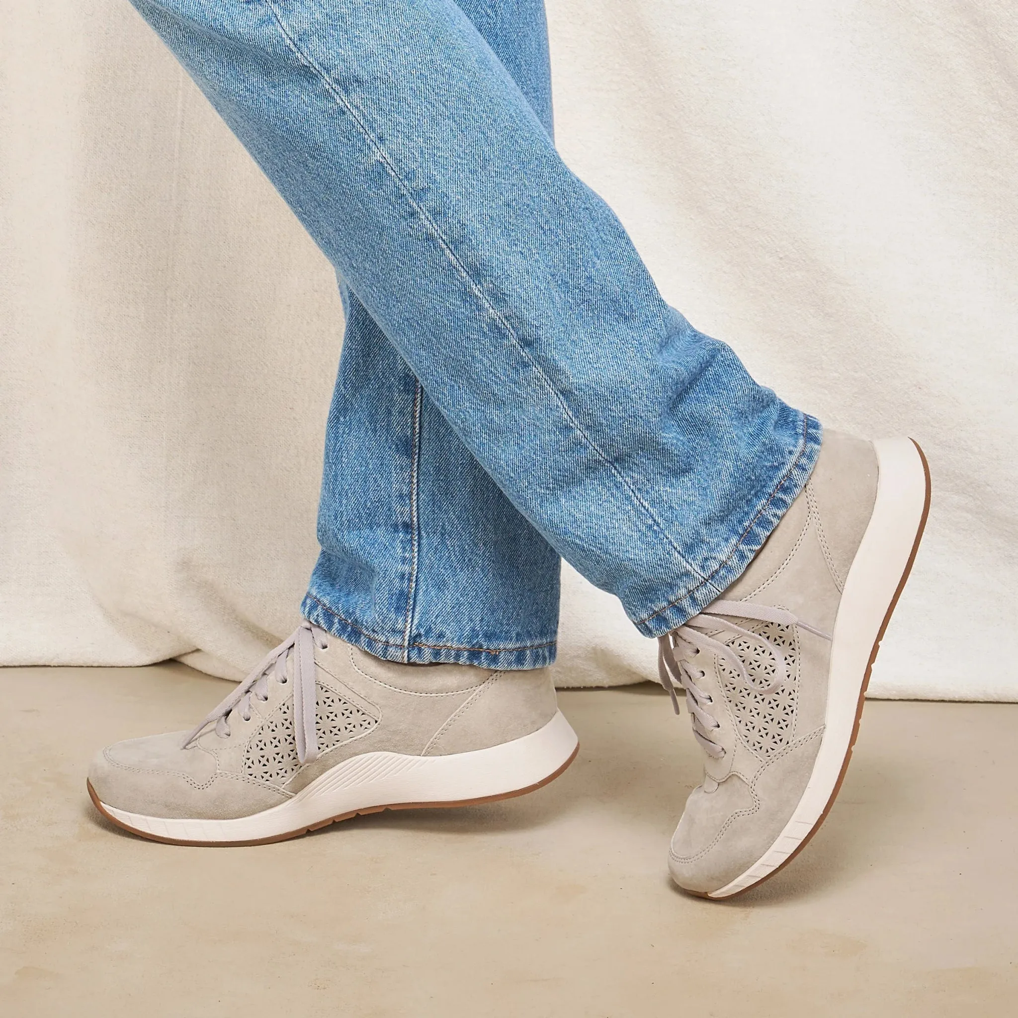 Catie | Suede | Grey Muscle Aid