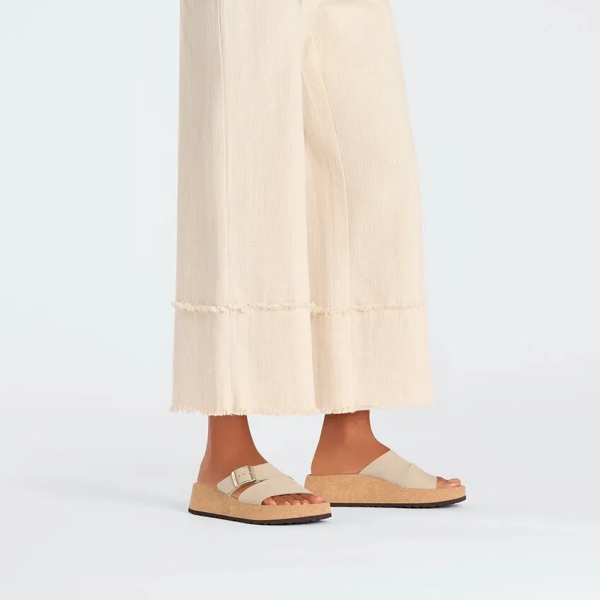 Travel Outfit Light Padding Almina | Nubuck | Sandcastle