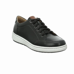 David 03 running in a forest shoes Comfort-focused design