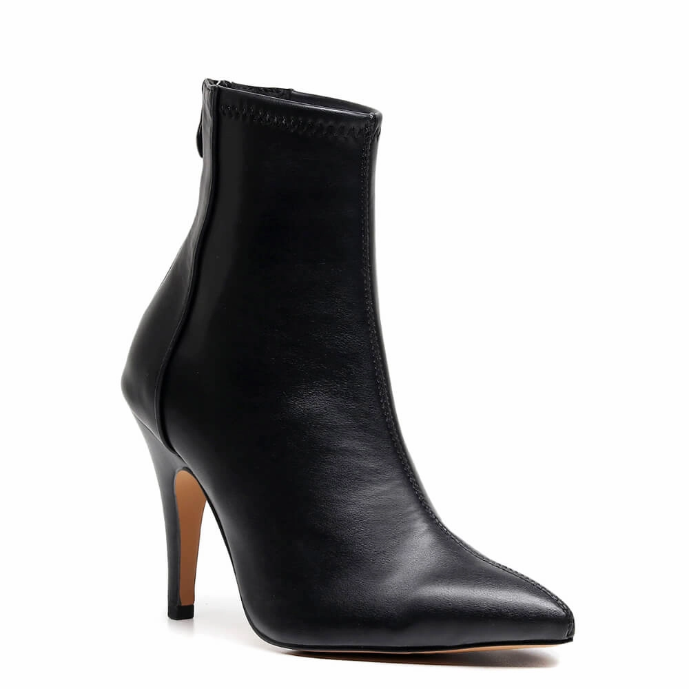 Iconic Form Timeless Fit Yarray - Black Vegan Stretch Leather - Street Sole