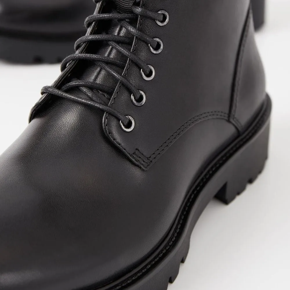 Durable Feel Vagabond Women's Kenova Boots in Black Leather Neutral Pair Smooth Style