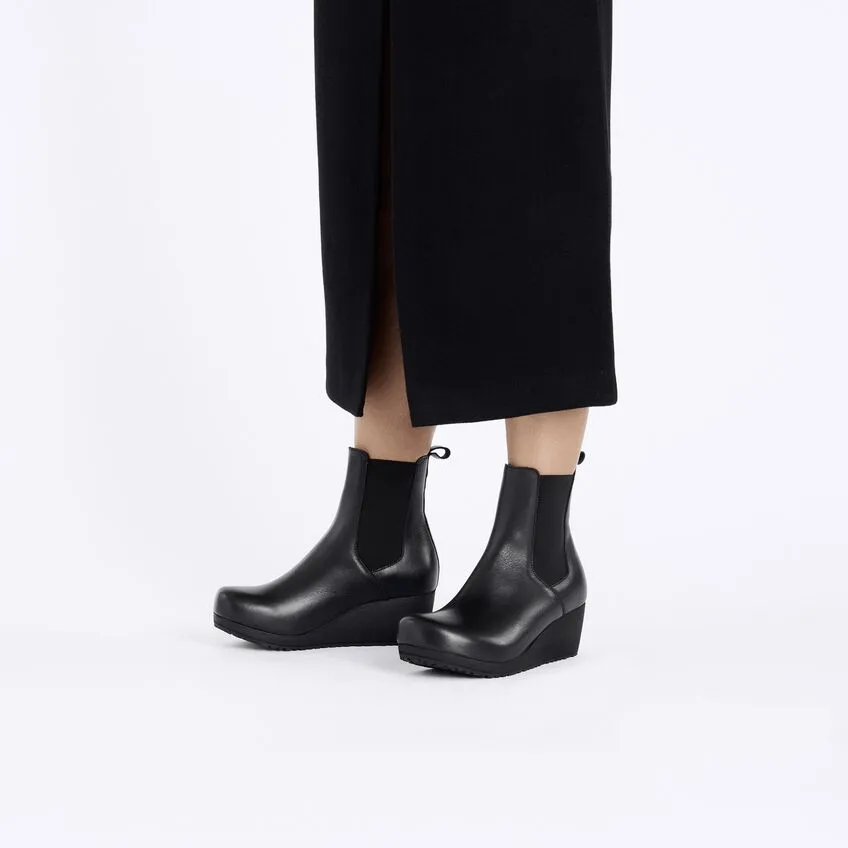Vintage Style Ebba Slip On | Leather | Black