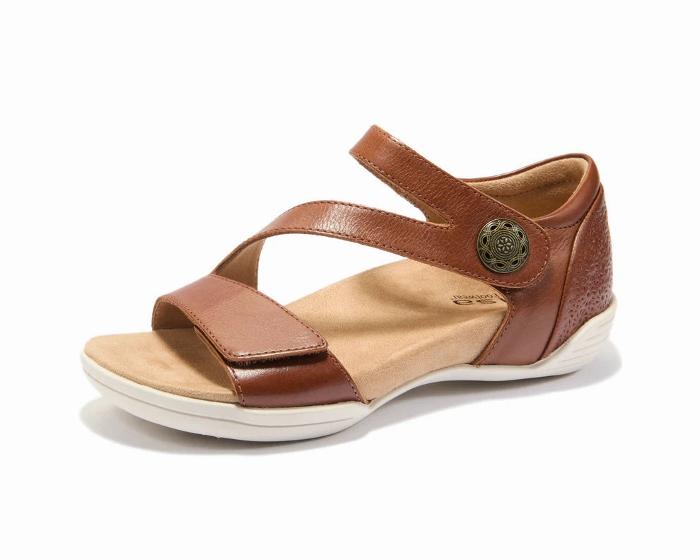 HALSA WOMENS DEMI - COGNAC Metal Shine Outdoor Ready Shoes