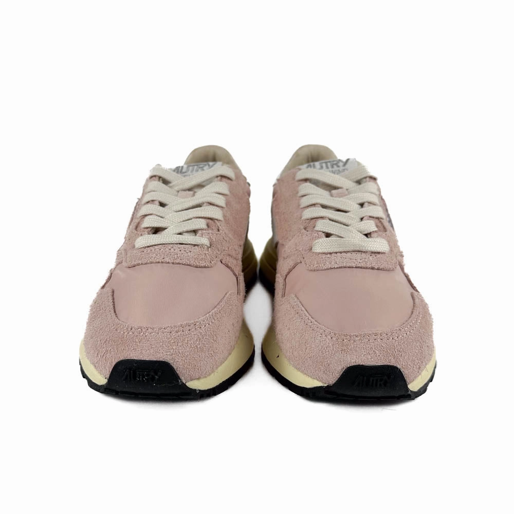 Autry - Reelwind Low Sneaker WWLW NC18 (White/Powder) running in snowy weather