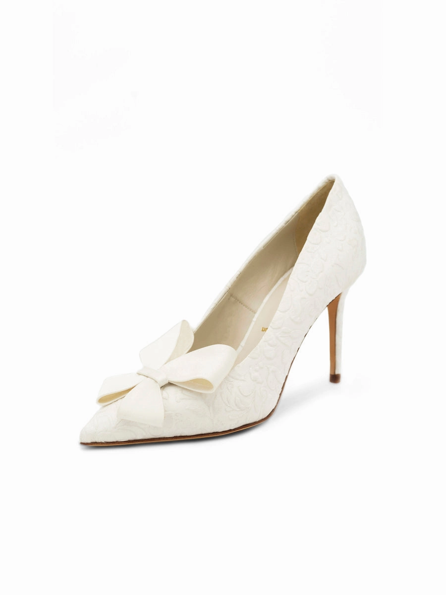Elegant Arch Fia Pointed Toe Pump