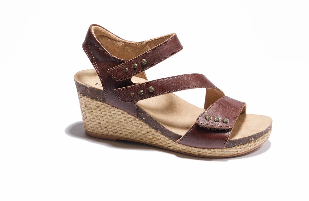 On-the-Go Fit Light Utility HALSA WOMENS GISELLE - BROWN