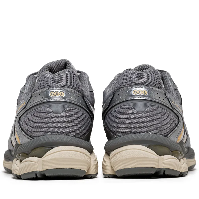 Asics Gel-Cumulus 16 - Cream/Clay Grey Stretch tongue