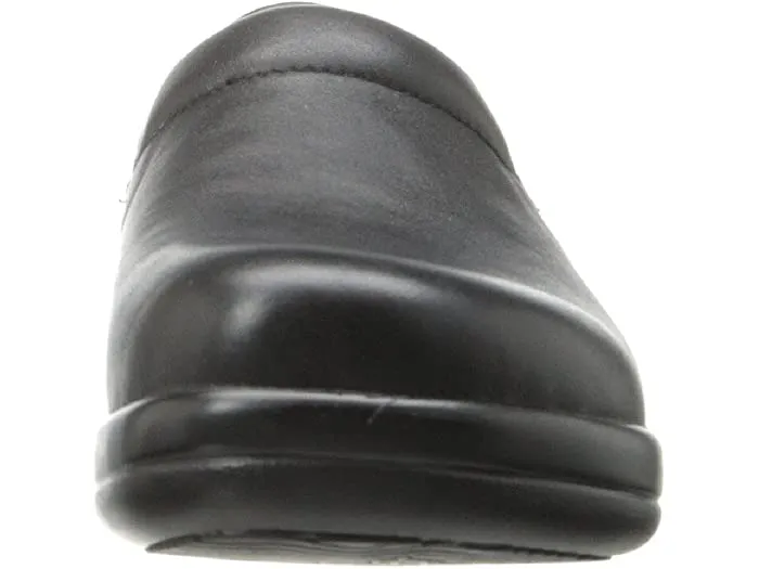 Keli | Black Nappa Synthetic Upper Stable construction