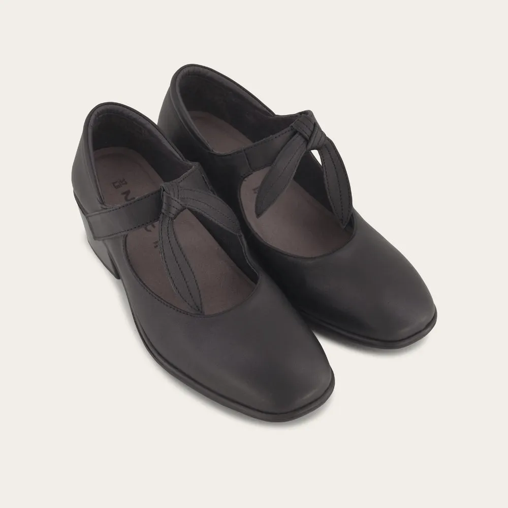 Nobility | Leather | Jet Black Multi Purpose Brave Walk