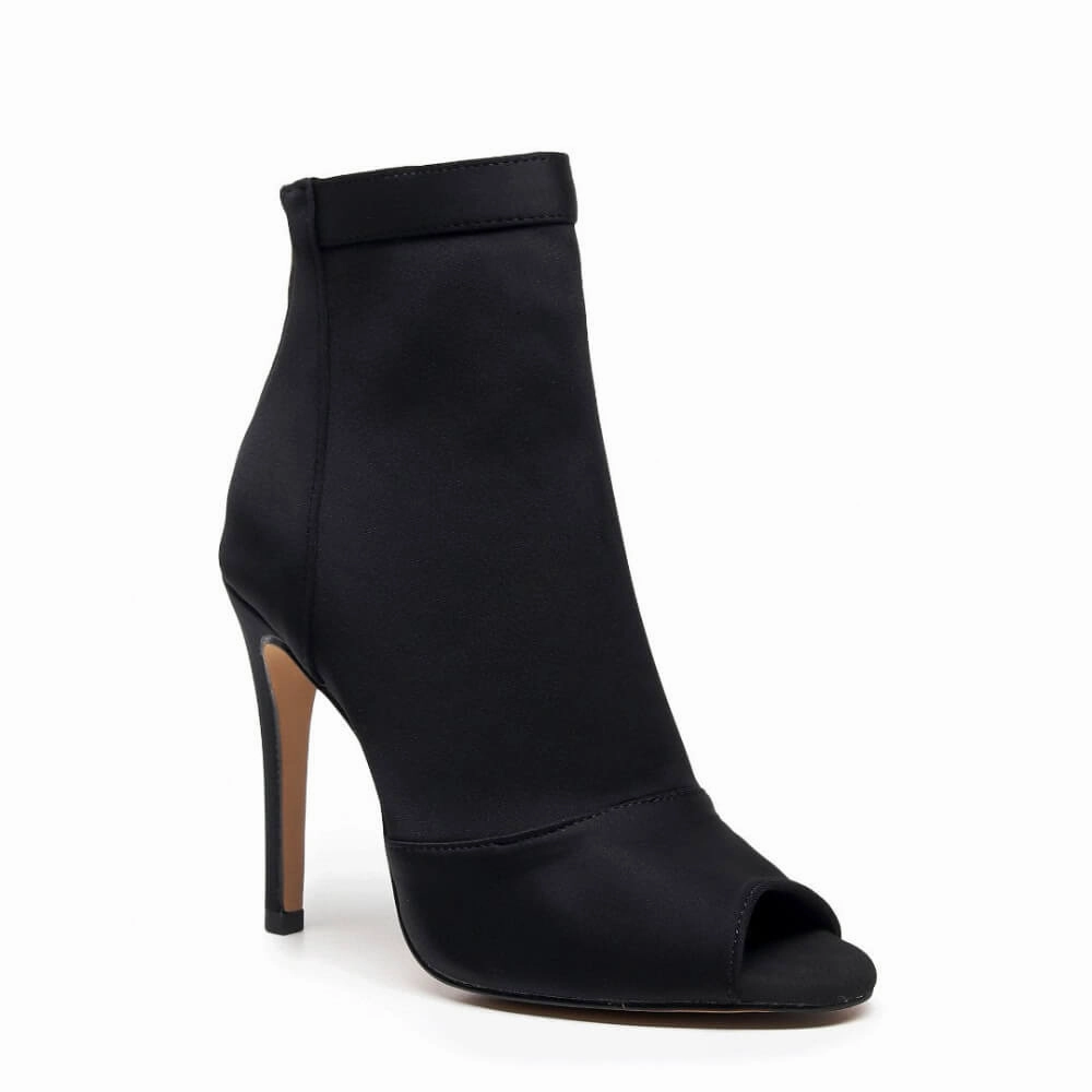 Versatile Fit After Dark Mina - Black Lycra - Street Sole