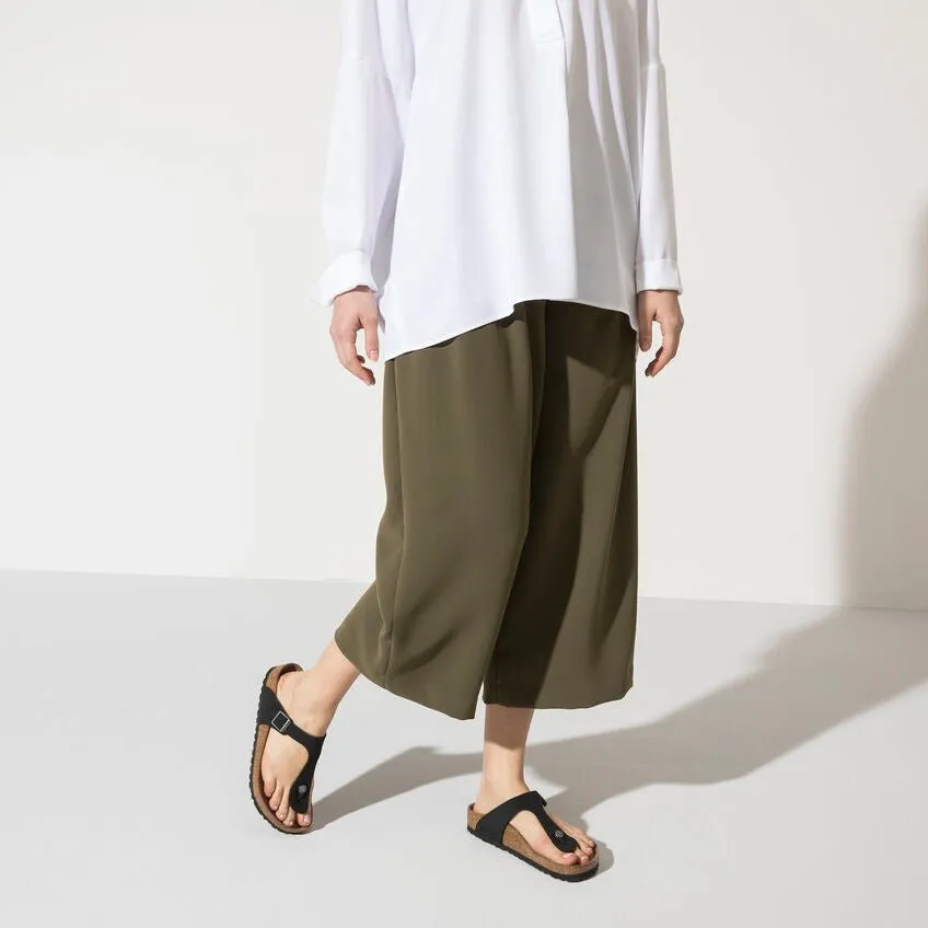 Gizeh | Vegan | Birkibuc | Black Simple Finish Closet Staple