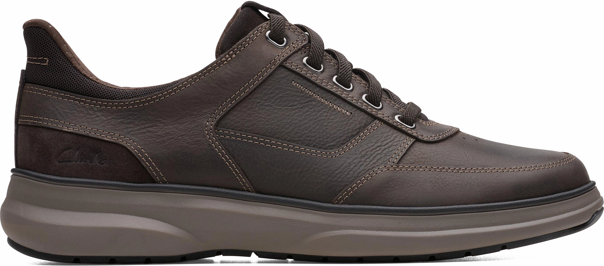 Quarter turn view Men's Clarks Footwear style name Mullan Easy Wide in color DK BRN LEA. Sku: 26184416W
