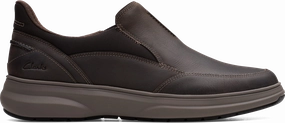 Quarter turn view Men's Clarks Footwear style name Mullan Step Wide in color DK BRN LEA. Sku: 26184413W