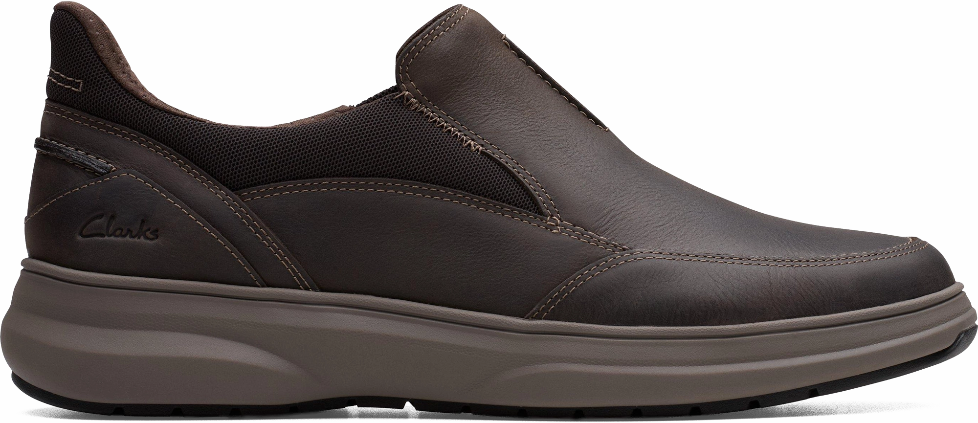 Quarter turn view Men's Clarks Footwear style name Mullan Step Wide in color DK BRN LEA. Sku: 26184413W