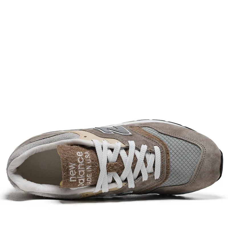 New Balance Made in USA 997 - Light Mushroom/Mirage Grey Ergonomic Shape Fila Disruptor