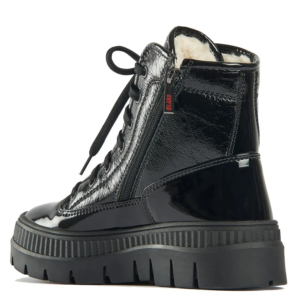 Olang Women's Spell in Black Travel Trail Strength Padded Interior Weekend Camping