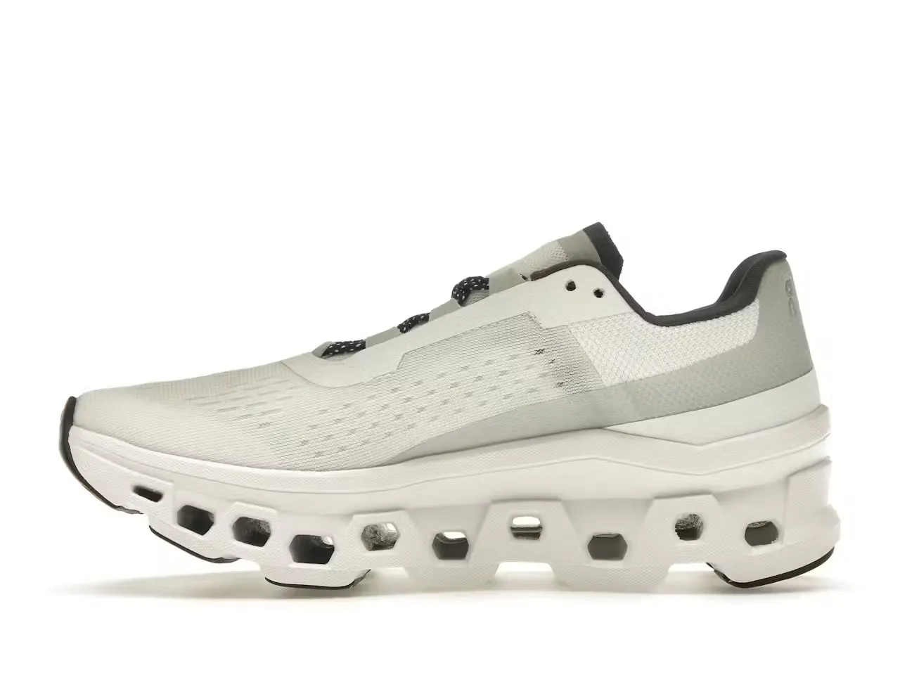 On Running Cloudmonster Undyed White (Women's) Dinner Look Peace Step