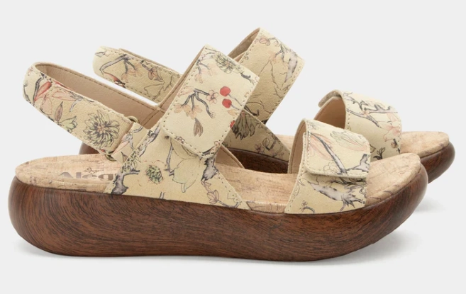 Summer Flat Shoes Supportive Travel Shoes. ALEGRIA BAILEE - CHILL PILL