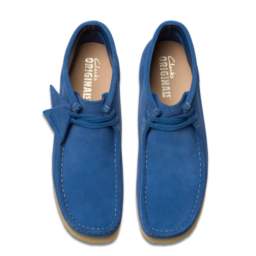 Reinforced Form Adventure Seeker foldable Clarks Men's Wallabee Boot in Blue Suede