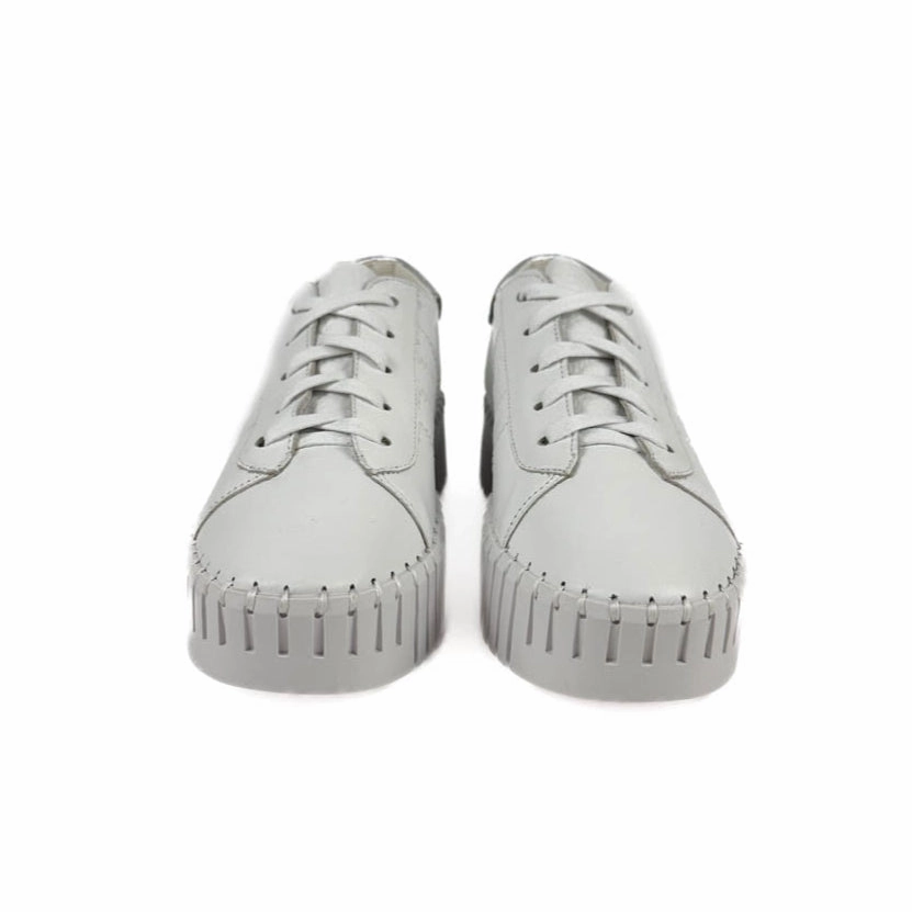 Silent D - Burrel (White/Silver) Breathable Form Walk Smooth
