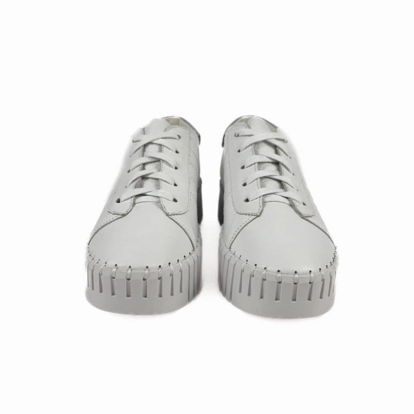 Silent D - Burrel (White/Silver) Breathable Form Walk Smooth