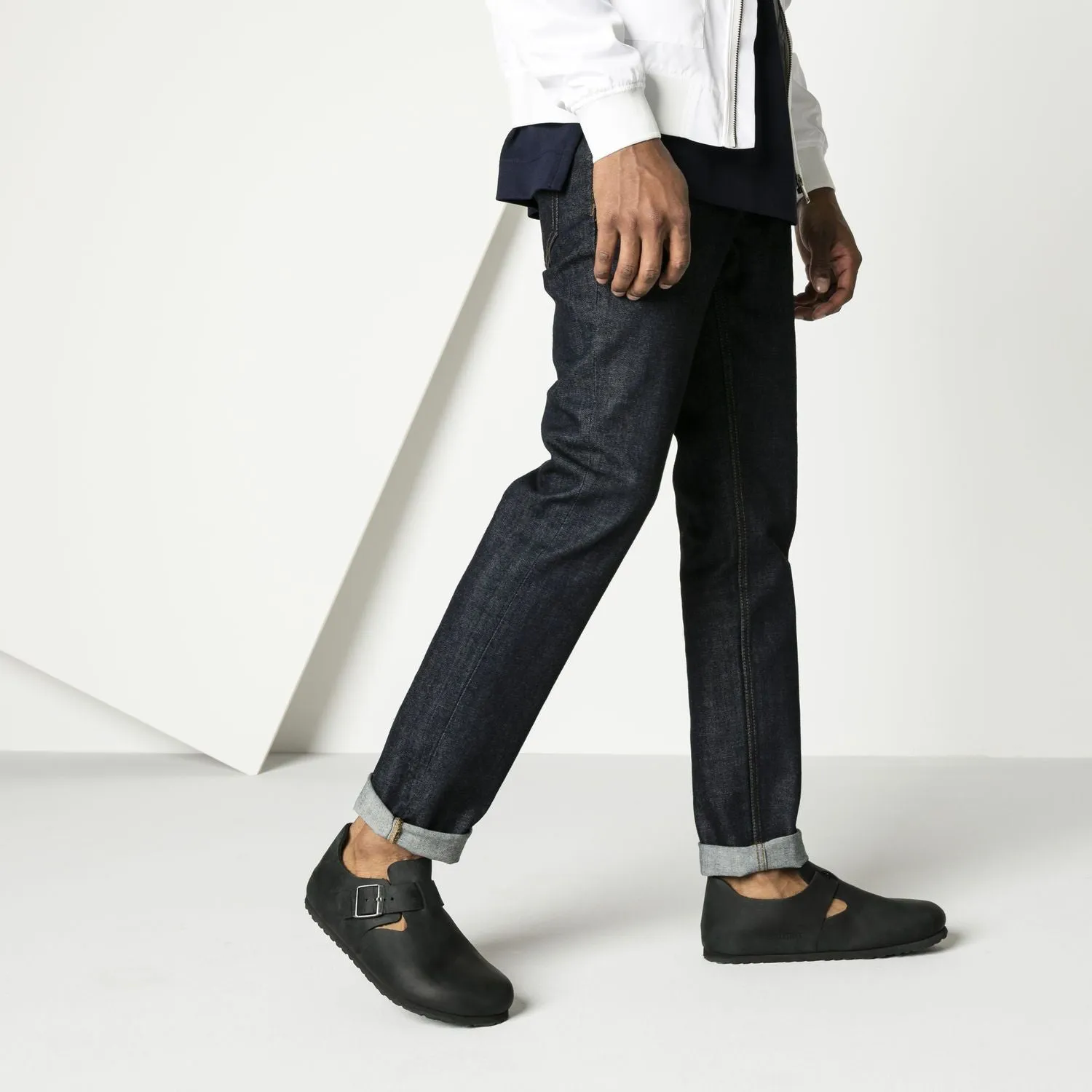 Night Glow London | Oiled Leather | Black