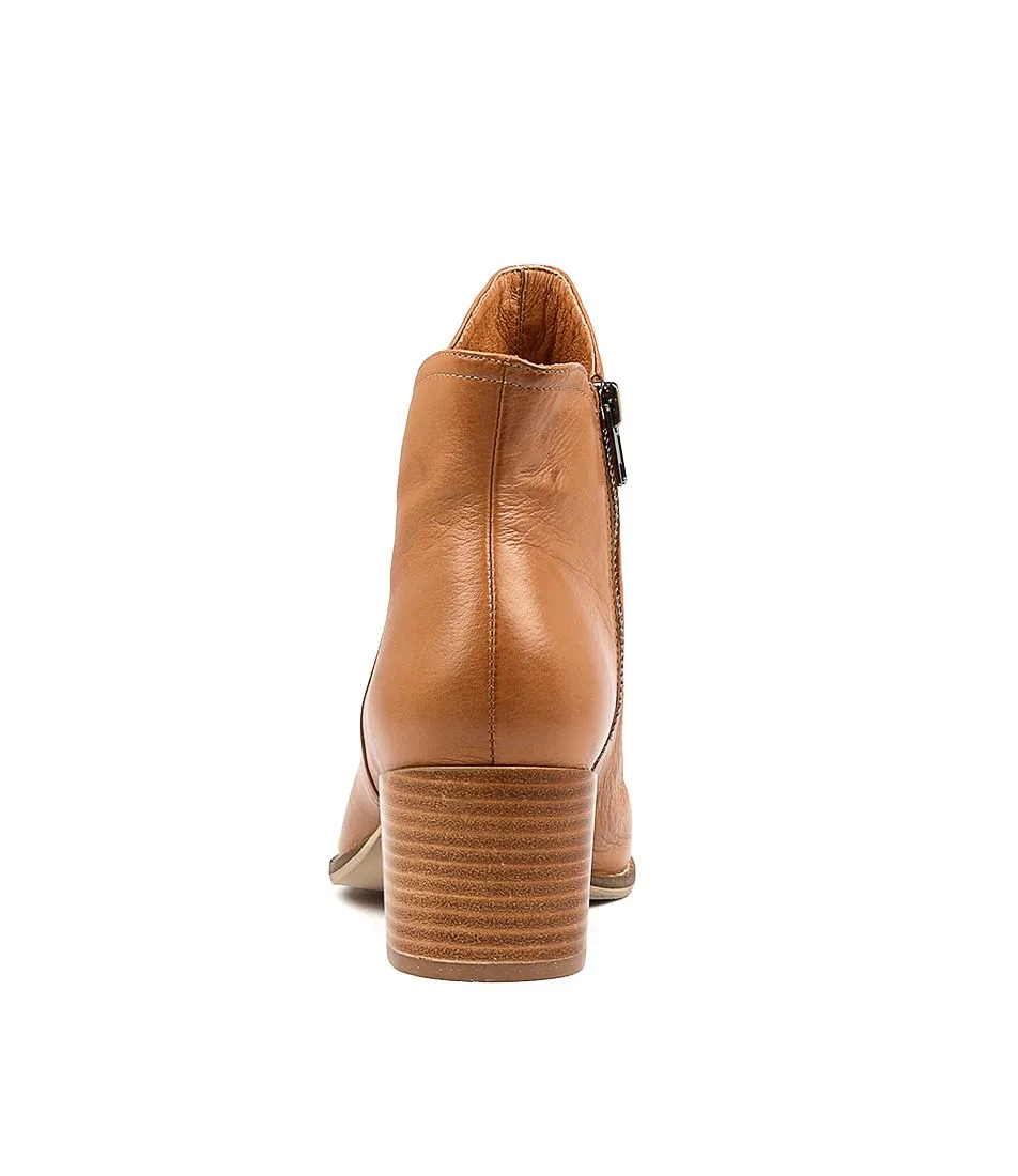 Mockas Comfortable Sleek Outline