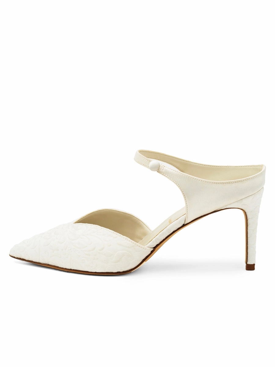 Shyla Pointed Toe Pump Comfortable Sandals Iconic Form