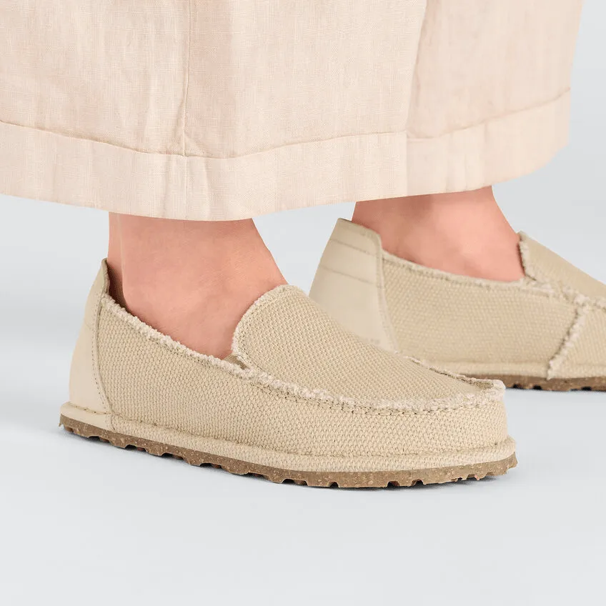 Winter Chic Utti | Canvas | Sandcastle