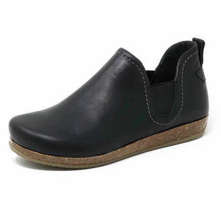 STEGMANN LIEBEN CHELSEA BOOT - BLACK LEATHER - WOMEN'S Breathable Upper Bold Red