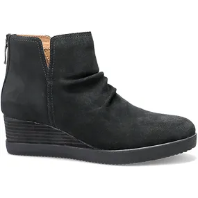 Stephanie Waterproof Clean Silhouette Hunting Trip