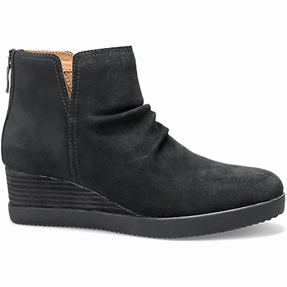 Stephanie Waterproof Clean Silhouette Hunting Trip