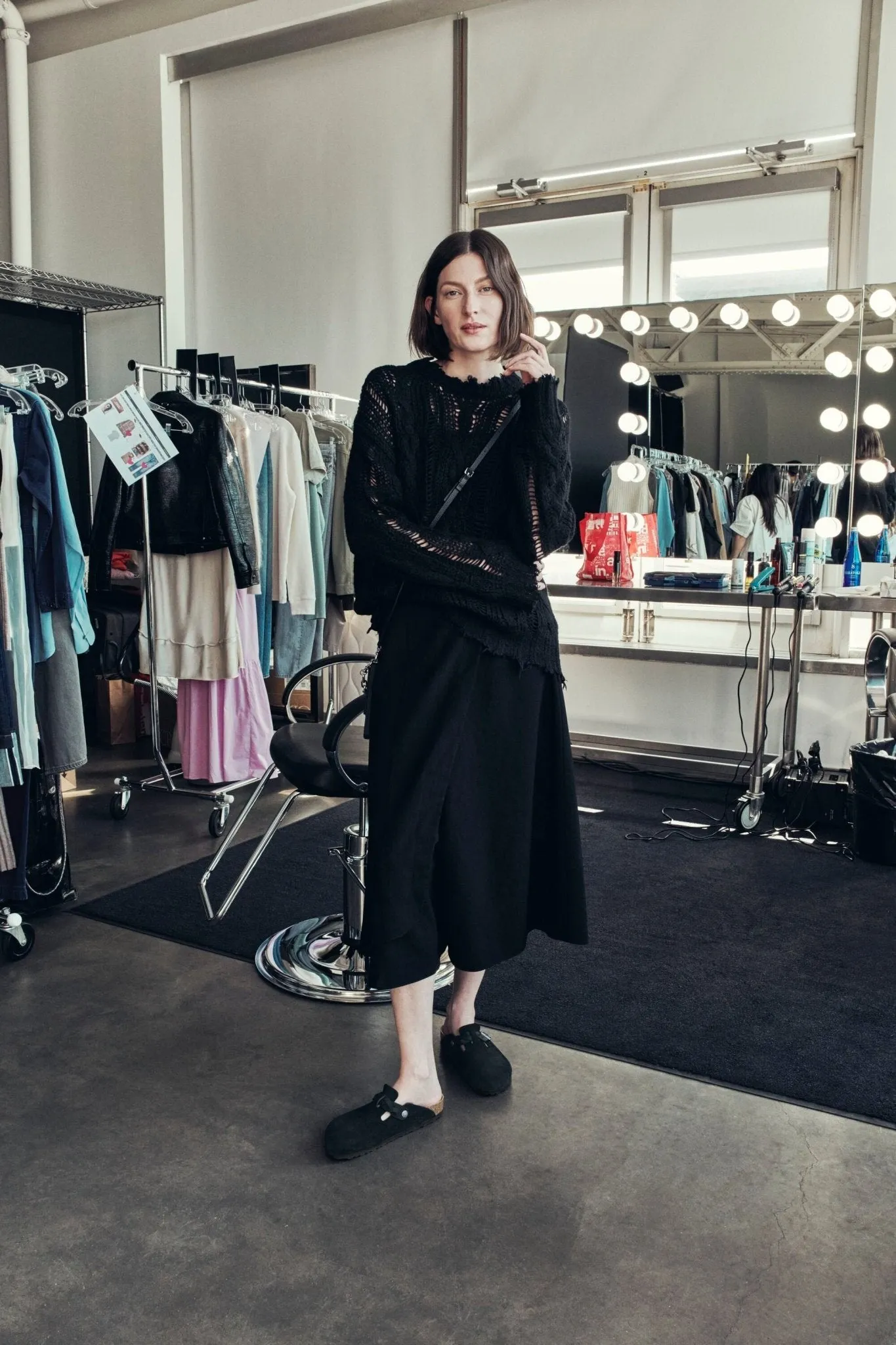 Fashion Look Fashionable Edge Boston Braid | Suede | Black