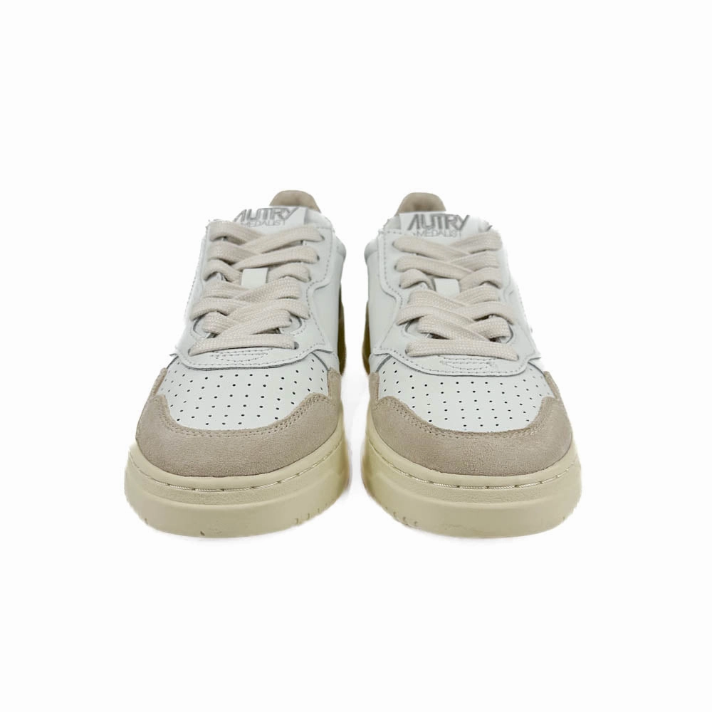 low - top shoe kind Autry - Medalist Low AULW LS28 (Leather/Suede White/Blue)
