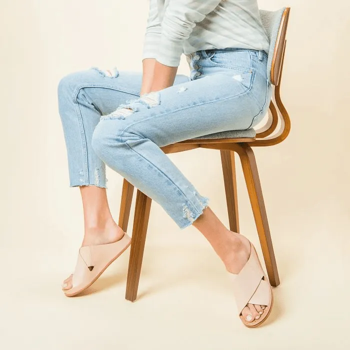 Tutsi Cross-Band | Leather | Neutral Nude Cactus Cool Polish Look