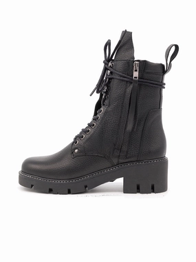 Minimalist Appeal War & Peace