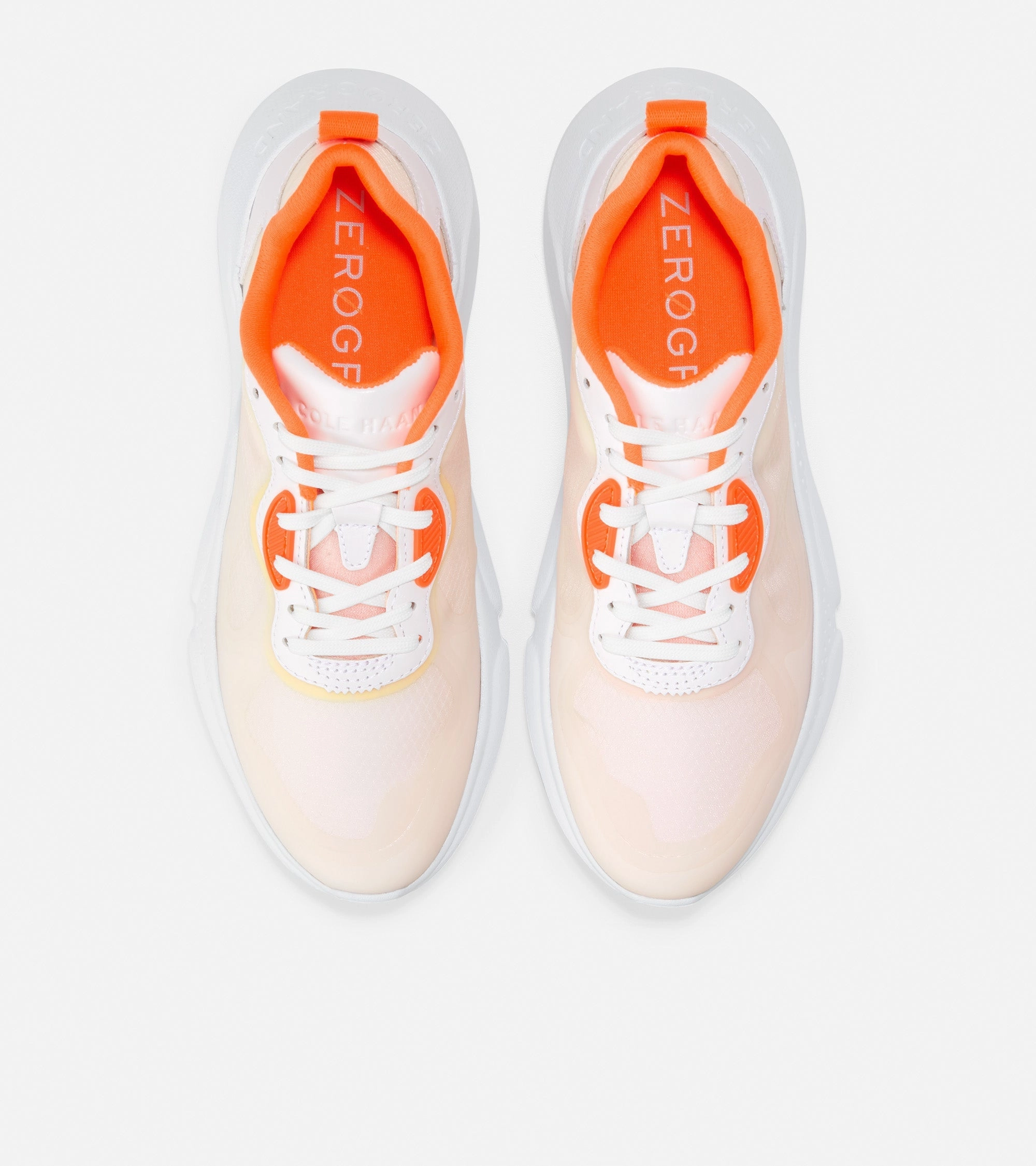 ZER?GRAND Radiant Sneaker running in a canal area shoes reflective shoe element