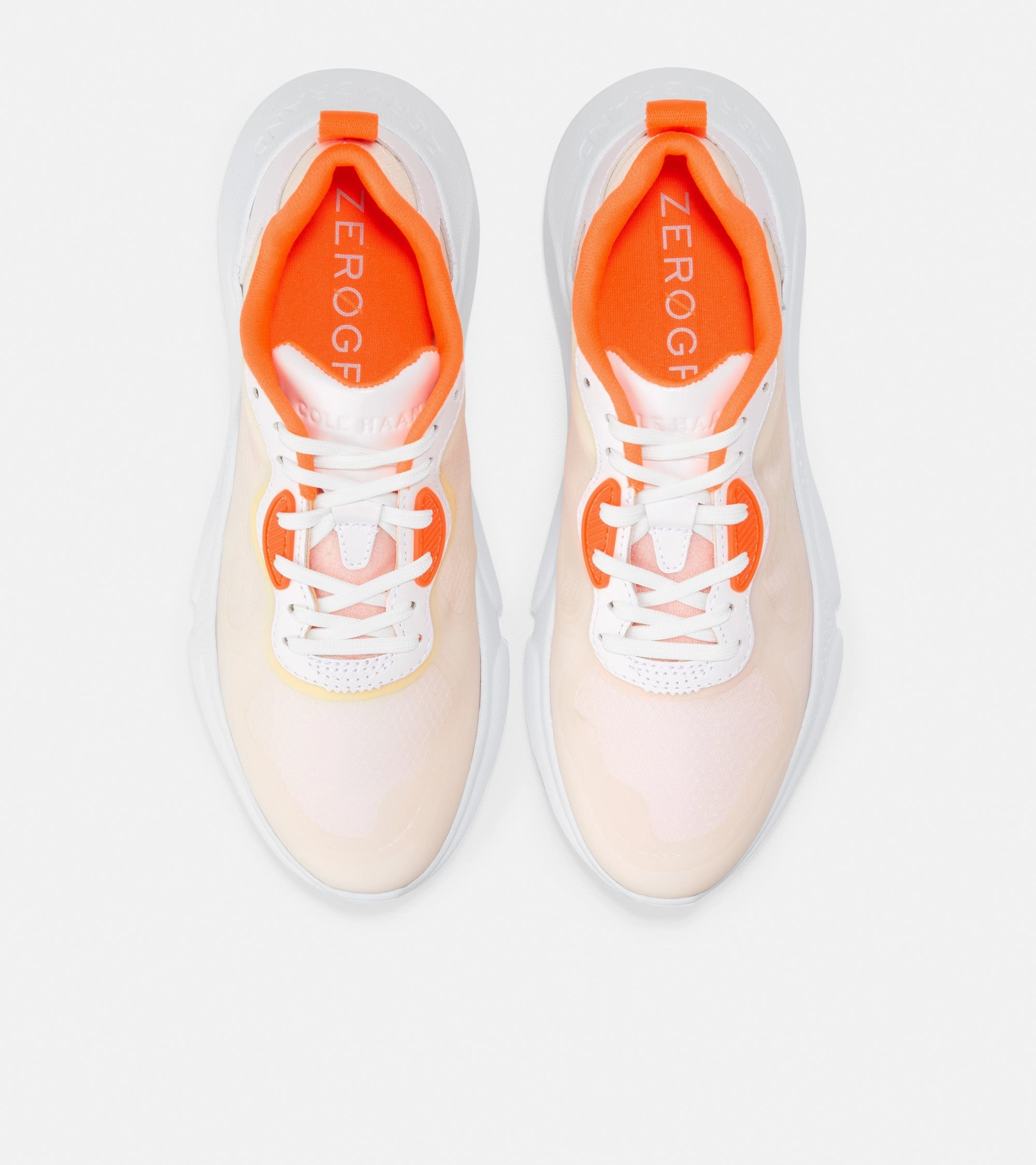 ZER?GRAND Radiant Sneaker running in a canal area shoes reflective shoe element