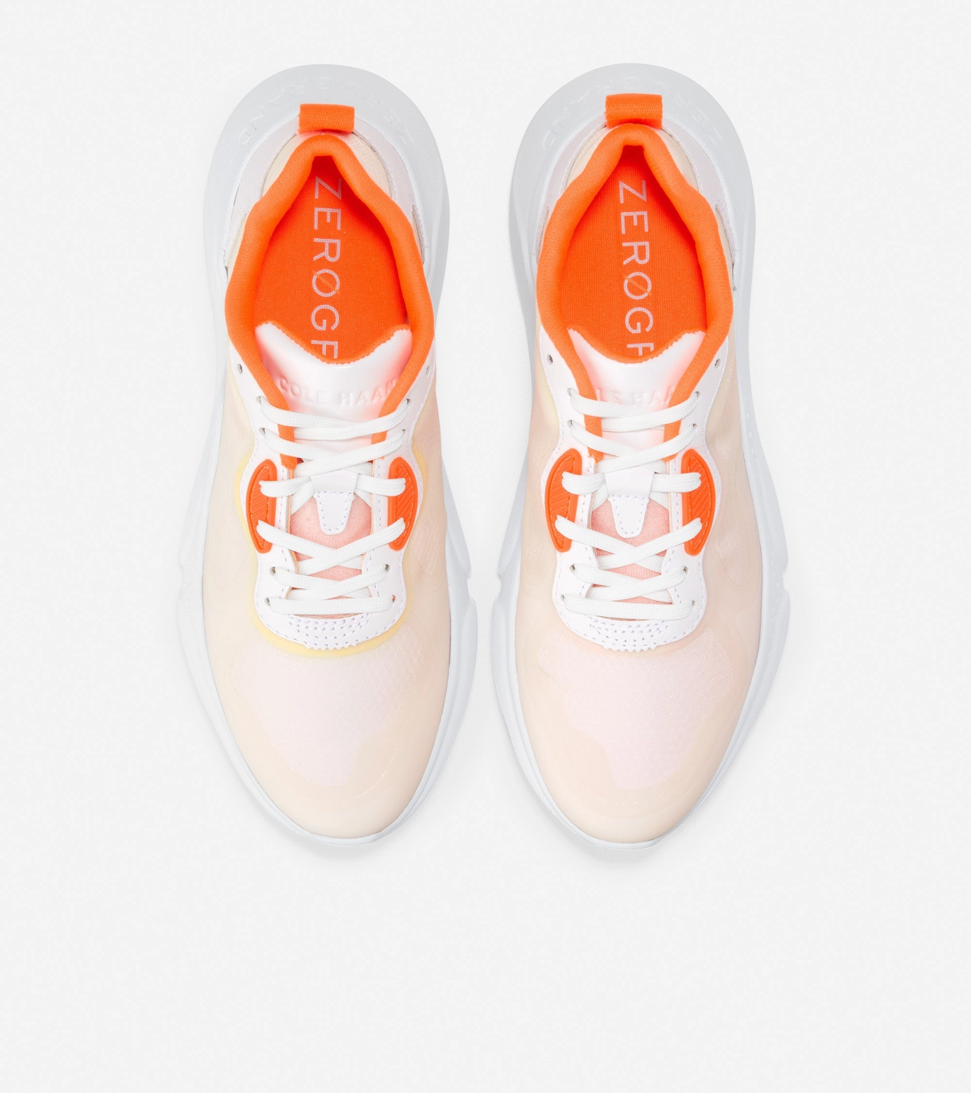 ZER?GRAND Radiant Sneaker running in a canal area shoes reflective shoe element